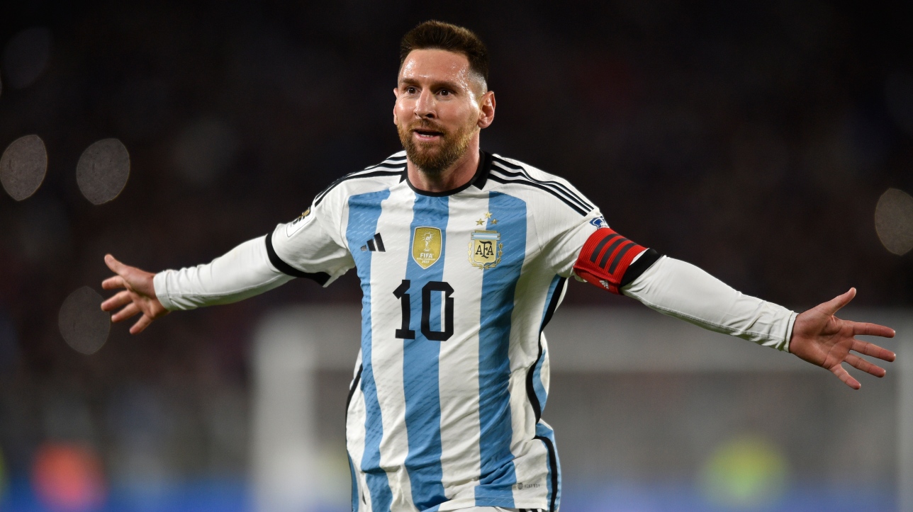 Soccer Apr S Le Ballon D Or Lionel Messi Est Nomm Joueur De L Ann E