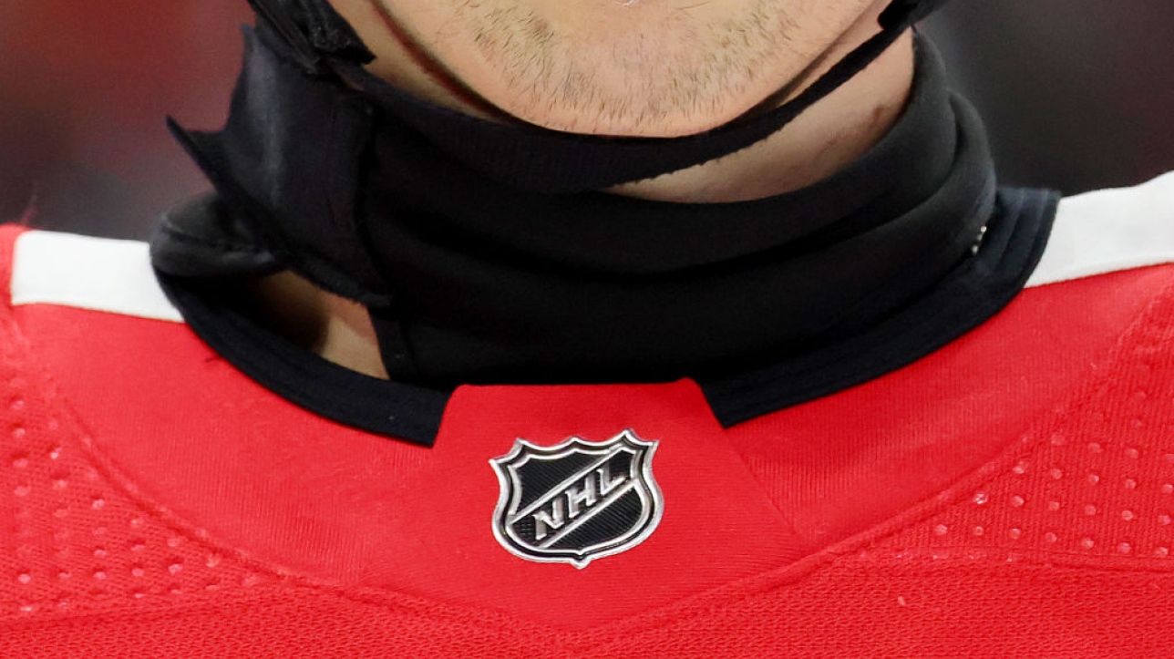 Hockey sur glace: Le protège-cou obligatoire dans les compétitions  internationales