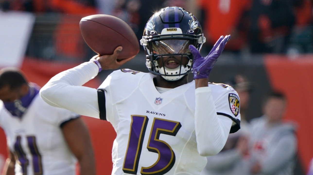 NFL Josh Johnson de retour avec les Ravens de Baltimore pour un 3e