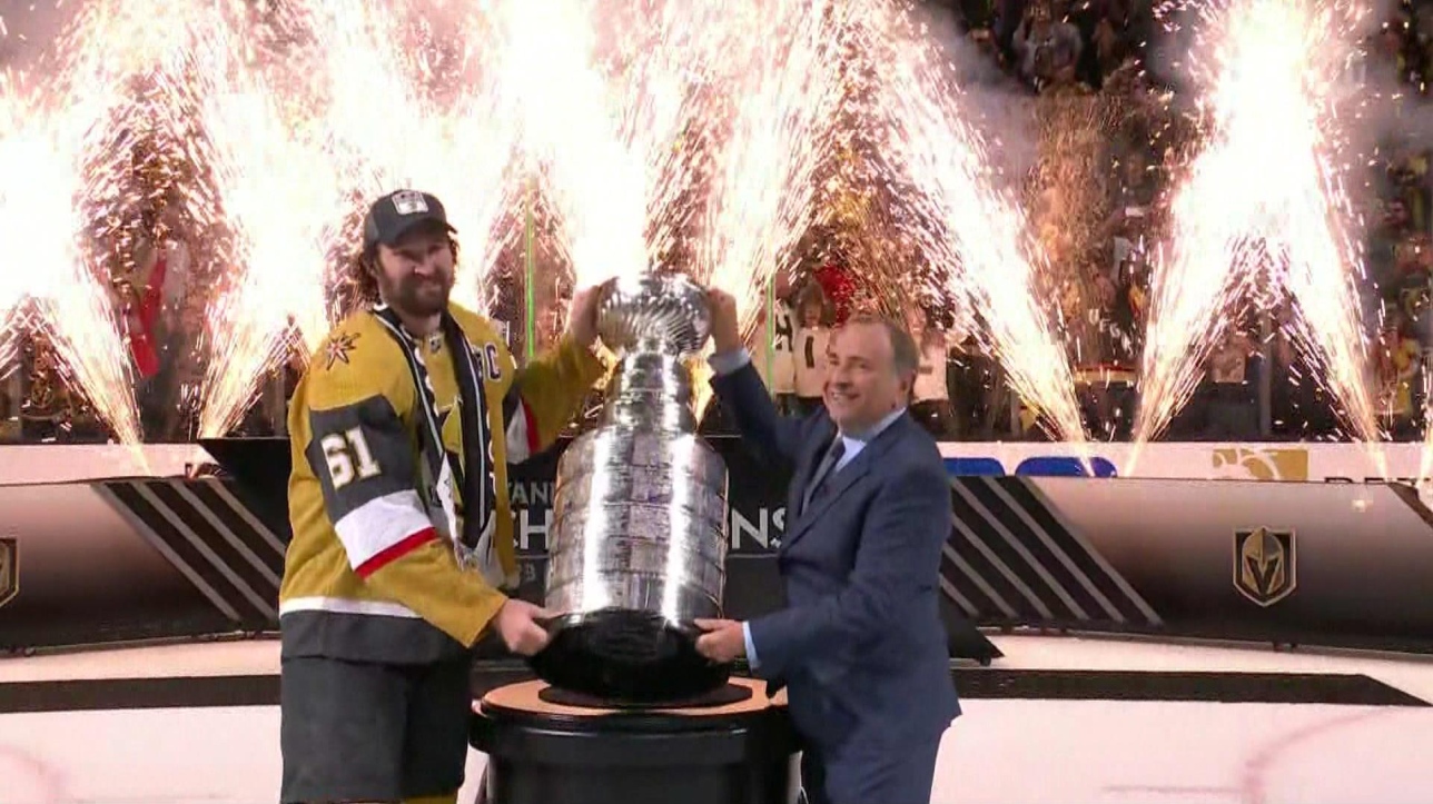 Les Golden Knights gagnent pour une première fois la Coupe Stanley à leur  6e année d'existence