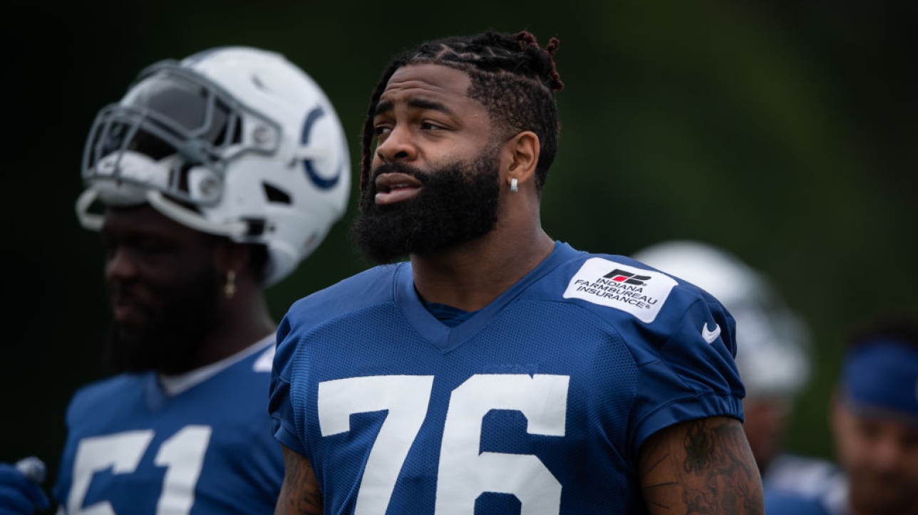 San Francisco 49ers - The #49ers have signed DL Damontre Moore to