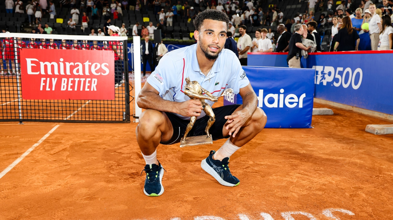 ATP : Arthur Fils surprend Zverev et décroche le titre à Hambourg | RDS