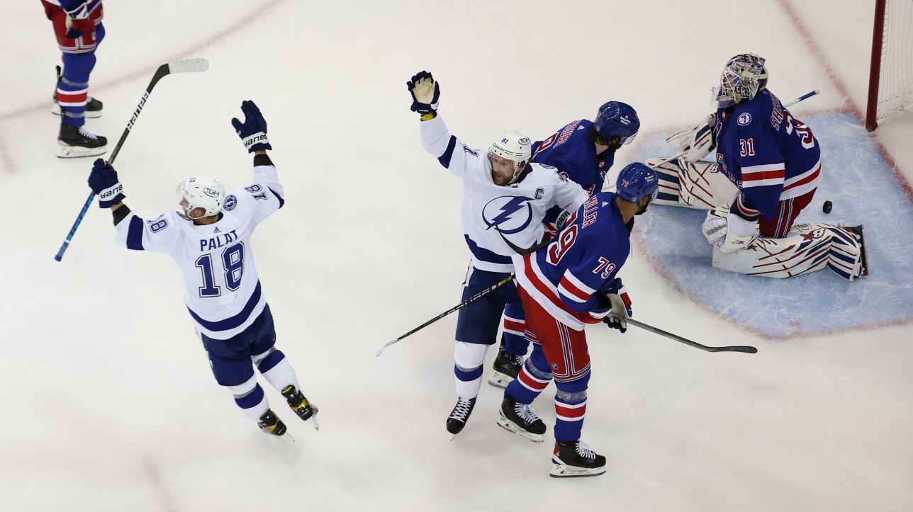 NHL: Tampa Bay Lightning beat New York Rangers 3-1