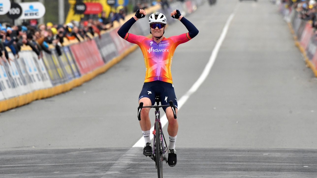 Tour De France Femmes La 1re étape à Lotte Kopecky Rdsca 