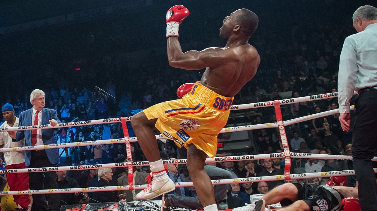 Adonis Stevenson A Vaincu Dmitry Sukhotsky Par K O Pour Demeurer