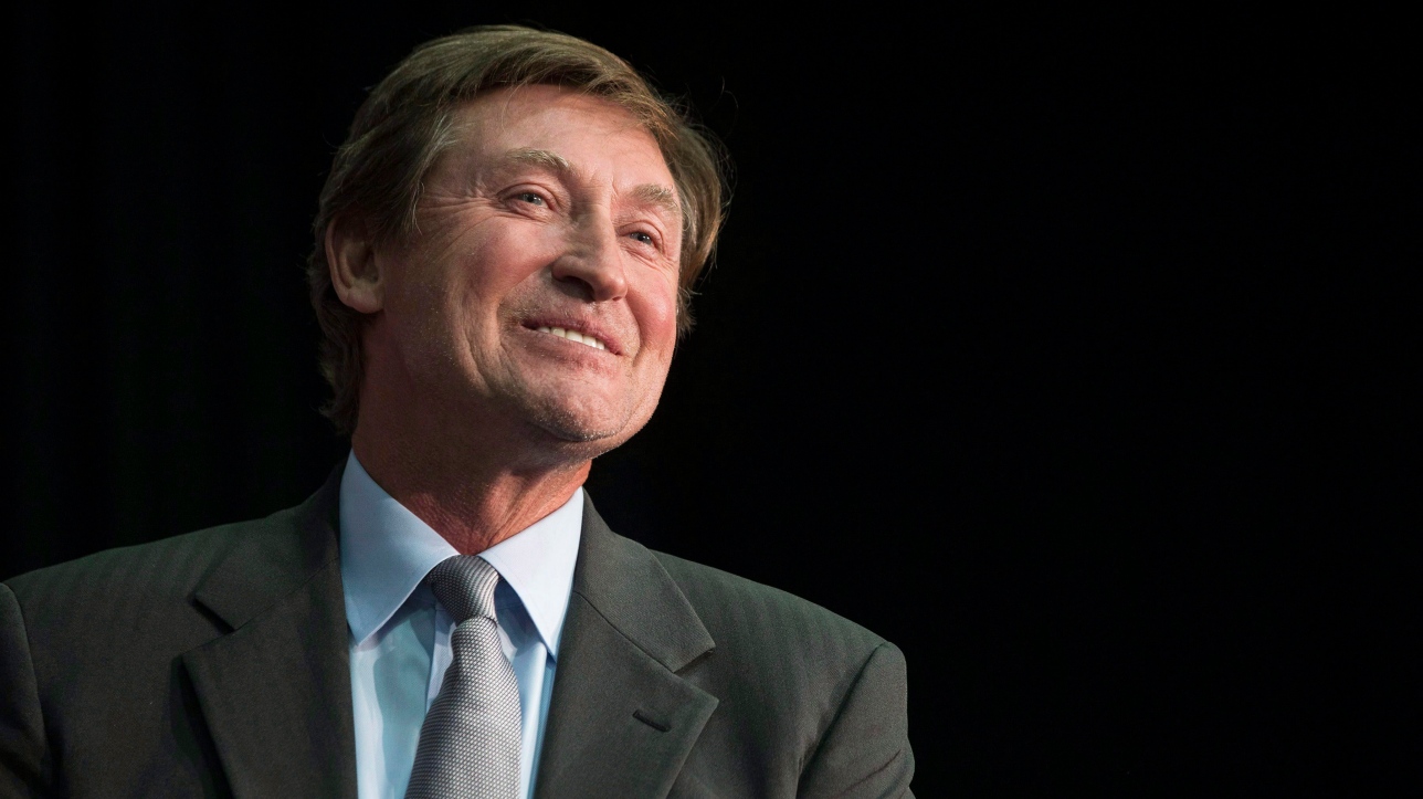 Гретцки. Уэйн Гретцки 2021. Wayne Gretzky со Стивеном. Уэйн Гретцки фото 2022. Wayne Gretzky со Стивеном Колбертом.